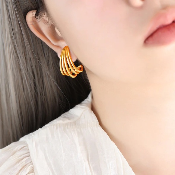 18K Gold Plated Hoop Earrings*Huggie Earrings*Geometric*Everyday Earrings*ML - Picture 4 of 6